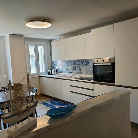 아파트 La Scarpa Della Strega *